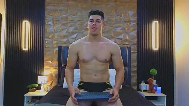 Snapshot of FelipeAndMarcello3 chatting on 01-29-25, 10:01 FelipeAndMarcello3 online show from 01-29-25, 10:01