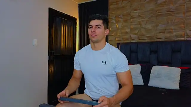 Snapshot of FelipeAndMarcello3 chatting on 02-12-25, 07:13 FelipeAndMarcello3 online show from 02-12-25, 07:13