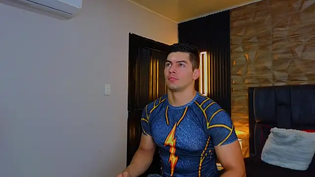 Snapshot of FelipeAndMarcello3 chatting on 02-13-25, 10:54 FelipeAndMarcello3 online show from 02-13-25, 10:54