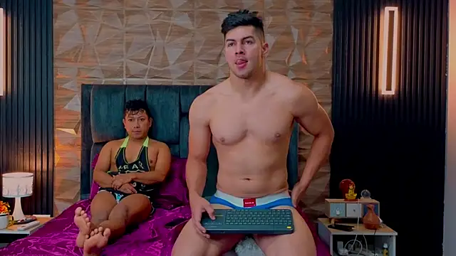 Snapshot of FelipeAndMarcello3 chatting on 10-03-25, 02:14 FelipeAndMarcello3 online show from 10-03-25, 02:14