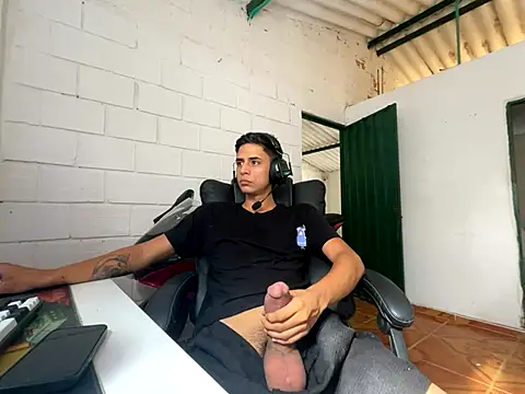 Max TheHorseDick online show from 09-10-25, 01:44