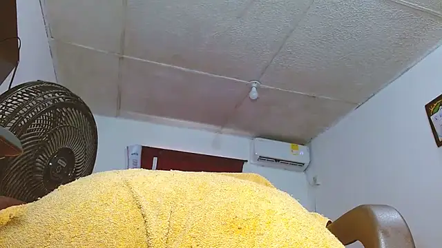 Snapshot of THAKIANYSBIGCOCK chatting on 03-21-25, 04:29 THAKIANYSBIGCOCK online show from 03-21-25, 04:29