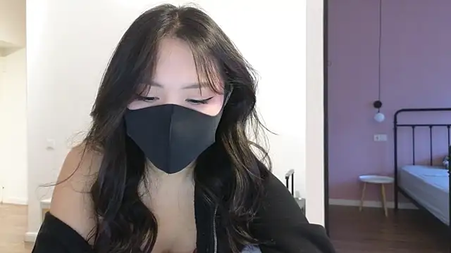 Snapshot of TammiLou chatting on 02-10-25, 04:30 TammiLou online show from 02-10-25, 04:30