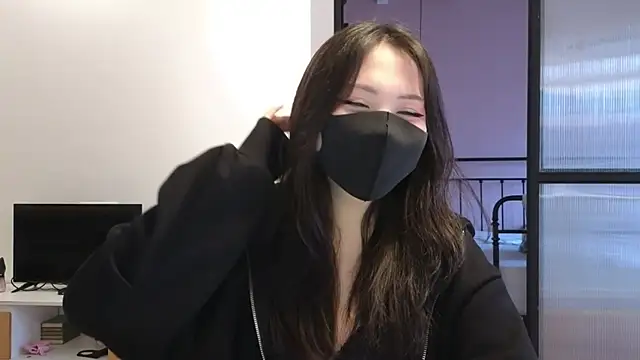 Snapshot of TammiLou chatting on 02-13-25, 04:32 TammiLou online show from 02-13-25, 04:32