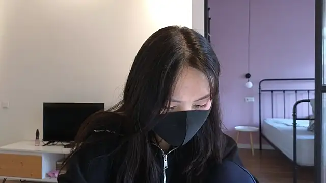 Snapshot of TammiLou chatting on 02-13-25, 01:05 TammiLou online show from 02-13-25, 01:05