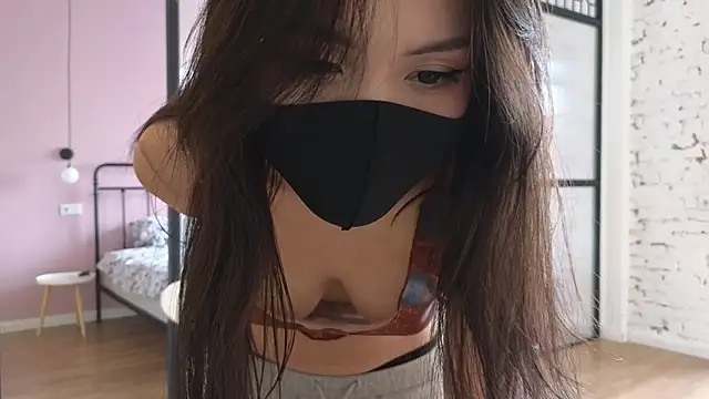 Snapshot of TammiLou chatting on 02-24-25, 04:27 TammiLou online show from 02-24-25, 04:27