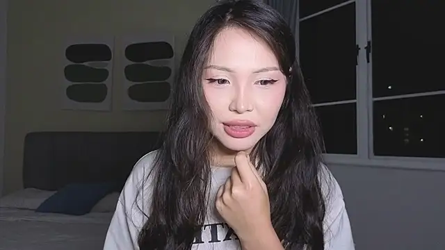 Snapshot of TammiLou chatting on 11-13-25, 05:45 TammiLou online show from 11-13-25, 05:45