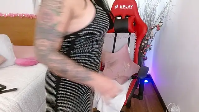 lucy luu  online show from 12-31-24, 03:20