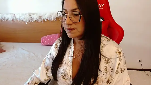 lucy luu  online show from 09-23-25, 03:04