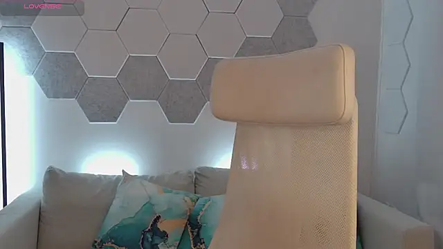 novaforyou1 online show from 12-19-24, 09:17