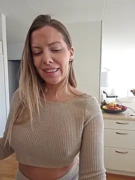 novaforyou1 online show from 02-19-25, 08:44