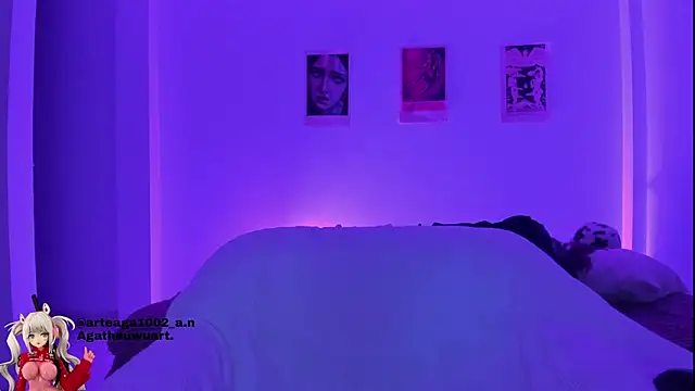 Moonlight1002 online show from 10-10-25, 02:10