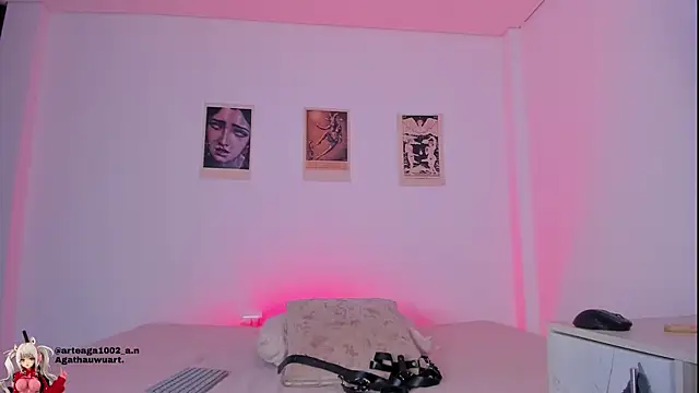 Moonlight1002 online show from 11-13-25, 04:55