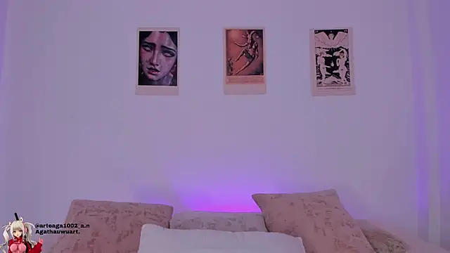 Moonlight1002 online show from 11-30-25, 06:01