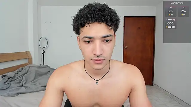 Snapshot of MitchellXD chatting on 12-24-24, 02:22 MitchellXD online show from 12-24-24, 02:22