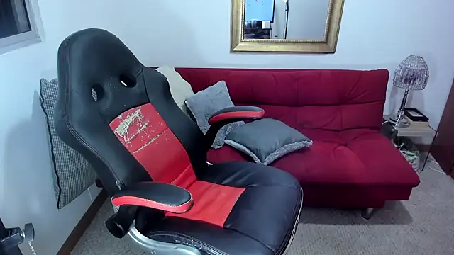 Snapshot of NicolettColin chatting on 03-19-25, 01:43 NicolettColin online show from 03-19-25, 01:43