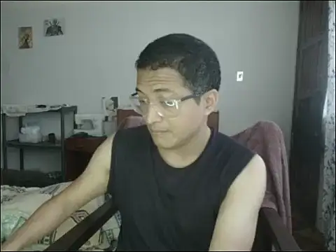 Snapshot of Mghty-cockl88 chatting on 10-16-25, 01:01 Mghty-cockl88 online show from 10-16-25, 01:01