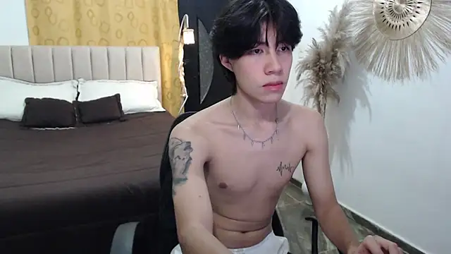 Snapshot of Elio-cam chatting on 11-07-25, 08:14 Elio-cam online show from 11-07-25, 08:14