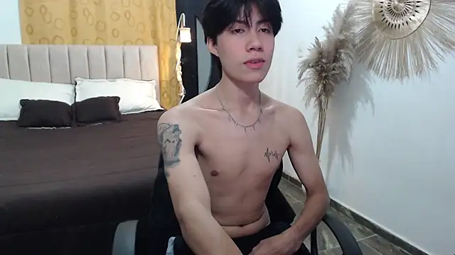 Snapshot of Elio-cam chatting on 11-27-25, 04:14 Elio-cam online show from 11-27-25, 04:14