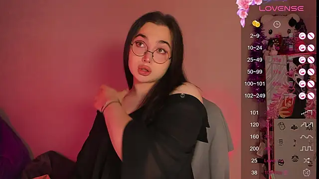 Snapshot of YsabellViveris chatting on 01-04-25, 11:00 YsabellViveris online show from 01-04-25, 11:00