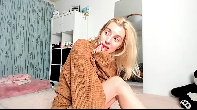 Snapshot of KenzieDawton chatting on 01-09-25, 08:24 KenzieDawton online show from 01-09-25, 08:24