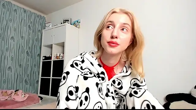 Snapshot of KenzieDawton chatting on 01-26-25, 05:13 KenzieDawton online show from 01-26-25, 05:13