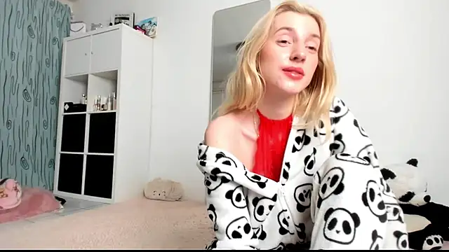 Snapshot of KenzieDawton chatting on 02-09-25, 05:19 KenzieDawton online show from 02-09-25, 05:19