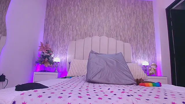 raven lilith  online show from 12-20-25, 03:02