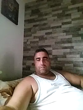 Snapshot of ADRIAN_ADI40 chatting on 10-17-25, 07:44 ADRIAN ADI40 online show from 10-17-25, 07:44