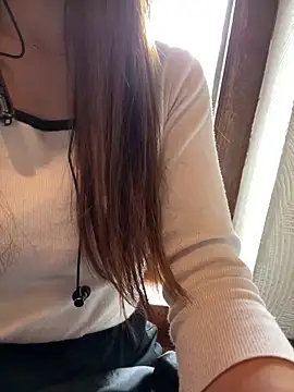 Tw Zoella online show from 12-20-24, 05:14