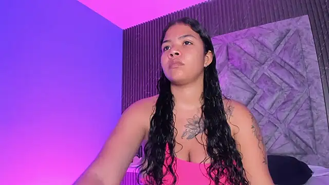 Snapshot of SophiaaStone chatting on 01-23-25, 11:48 SophiaaStone online show from 01-23-25, 11:48