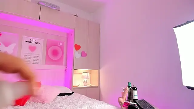 Snapshot of SophiaaStone chatting on 02-21-25, 11:55 SophiaaStone online show from 02-21-25, 11:55