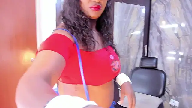 Snapshot of LauraSaenz01 chatting on 11-01-25, 03:30 LauraSaenz01 online show from 11-01-25, 03:30