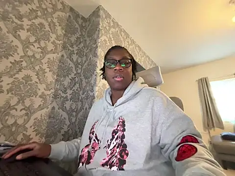 Snapshot of blacksexybeauty31 chatting on 04-29-26, 04:33 blacksexybeauty31 online show from 04-29-26, 04:33