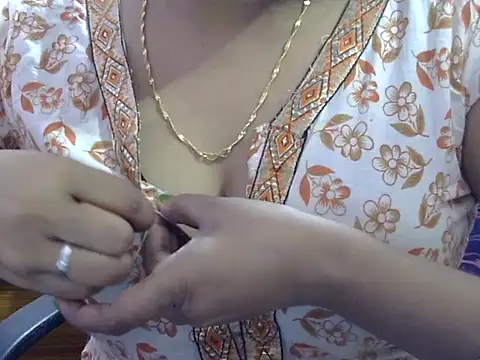 Snapshot of Your_wild_Dia chatting on 10-08-25, 05:27 Your wild Dia online show from 10-08-25, 05:27