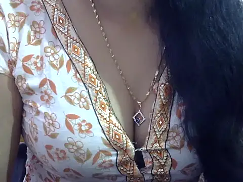 Snapshot of Your_wild_Dia chatting on 10-29-25, 06:04 Your wild Dia online show from 10-29-25, 06:04