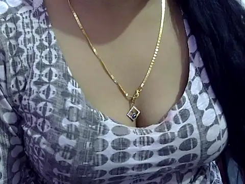 Snapshot of Your_wild_Dia chatting on 11-10-25, 06:07 Your wild Dia online show from 11-10-25, 06:07