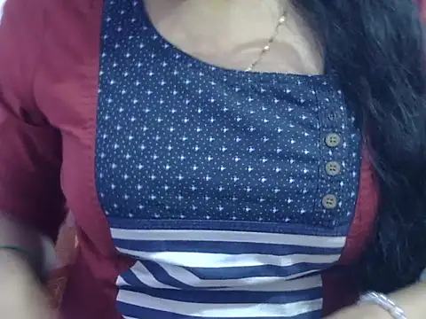 Snapshot of Your_wild_Dia chatting on 12-15-25, 04:39 Your wild Dia online show from 12-15-25, 04:39