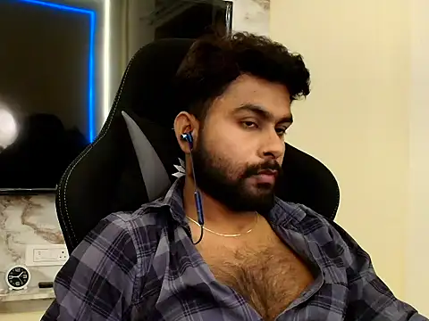 Snapshot of SHENOY3 chatting on 06-05-26, 03:40 SHENOY3 online show from 06-05-26, 03:40