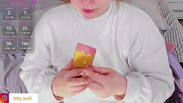 Tori cat online show from 12-22-24, 01:22