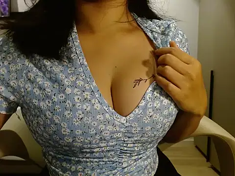 aahna33 online show from 10-26-25, 06:52