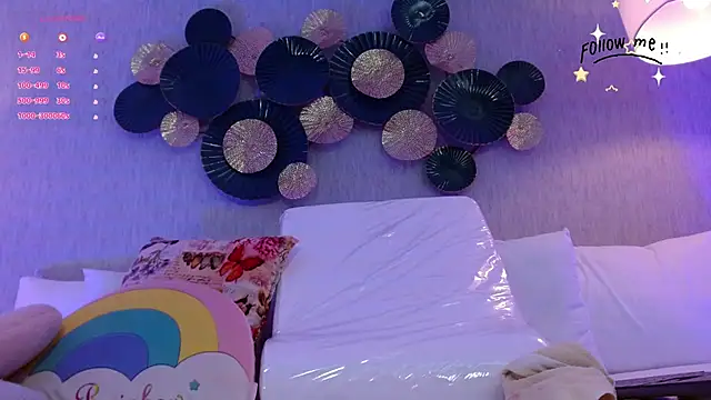 Snapshot of adara_le chatting on 10-06-25, 12:02 adara le online show from 10-06-25, 12:02