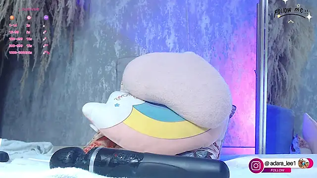 Snapshot of adara_le chatting on 10-27-25, 12:36 adara le online show from 10-27-25, 12:36