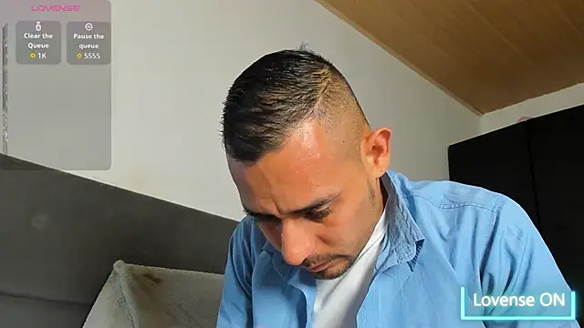 jhonyalzate2 online show from 03-06-26, 03:14