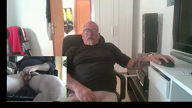 Snapshot of 0oscar_xxx chatting on 03-26-26, 04:12 0oscar xxx online show from 03-26-26, 04:12