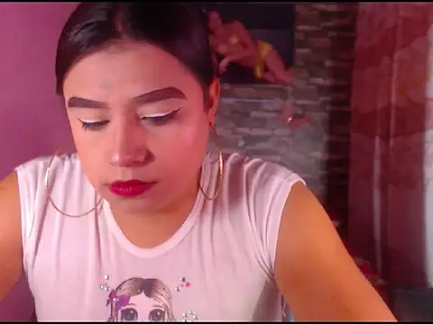 Snapshot of katrinawillff chatting on 11-25-25, 11:32 katrinawillff online show from 11-25-25, 11:32