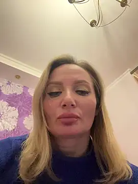 Snapshot of AngelOxy chatting on 12-07-24, 05:31 AngelOxy online show from 12-07-24, 05:31