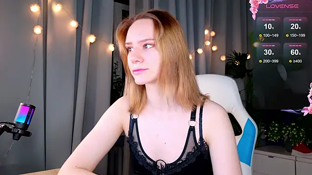 Snapshot of Ramona___ chatting on 12-24-24, 05:38 Ramona online show from 12-24-24, 05:38