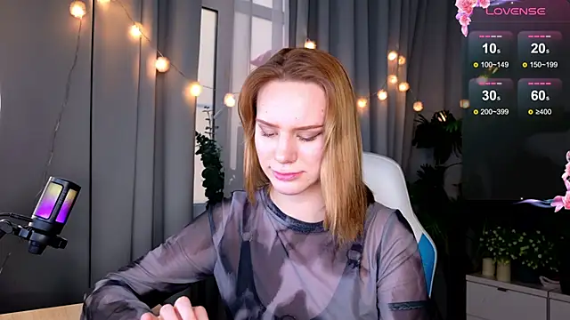 Snapshot of Ramona___ chatting on 12-28-24, 09:31 Ramona online show from 12-28-24, 09:31