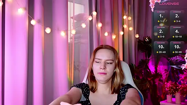 Snapshot of Ramona___ chatting on 01-03-25, 09:25 Ramona online show from 01-03-25, 09:25